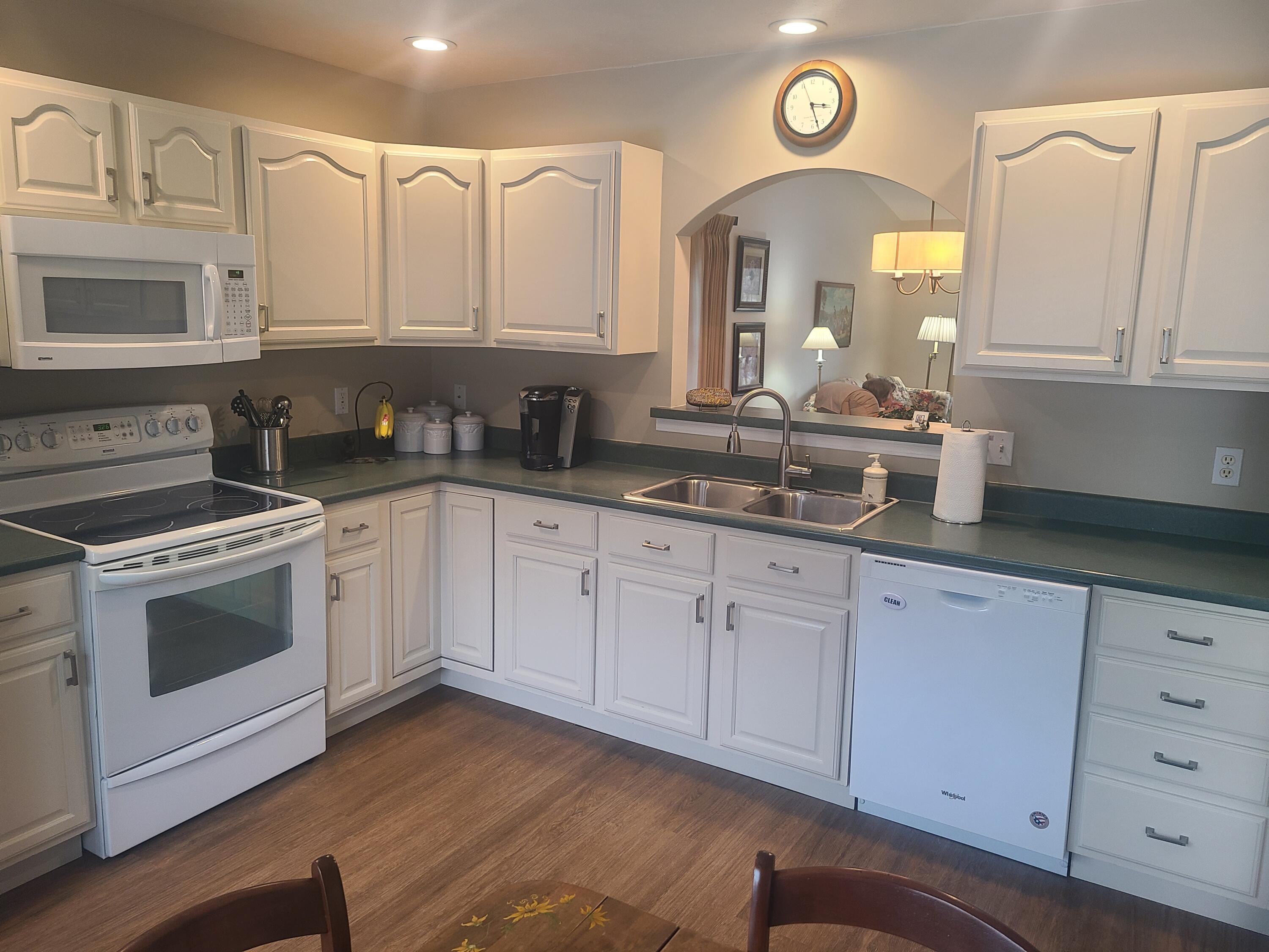 5790 Wood Valley Road Kalamazoo MI 49009