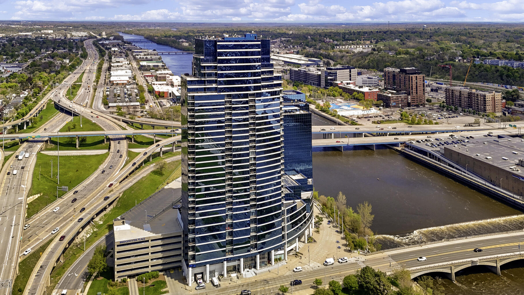 335 NW Bridge NW Grand Rapids MI 49504