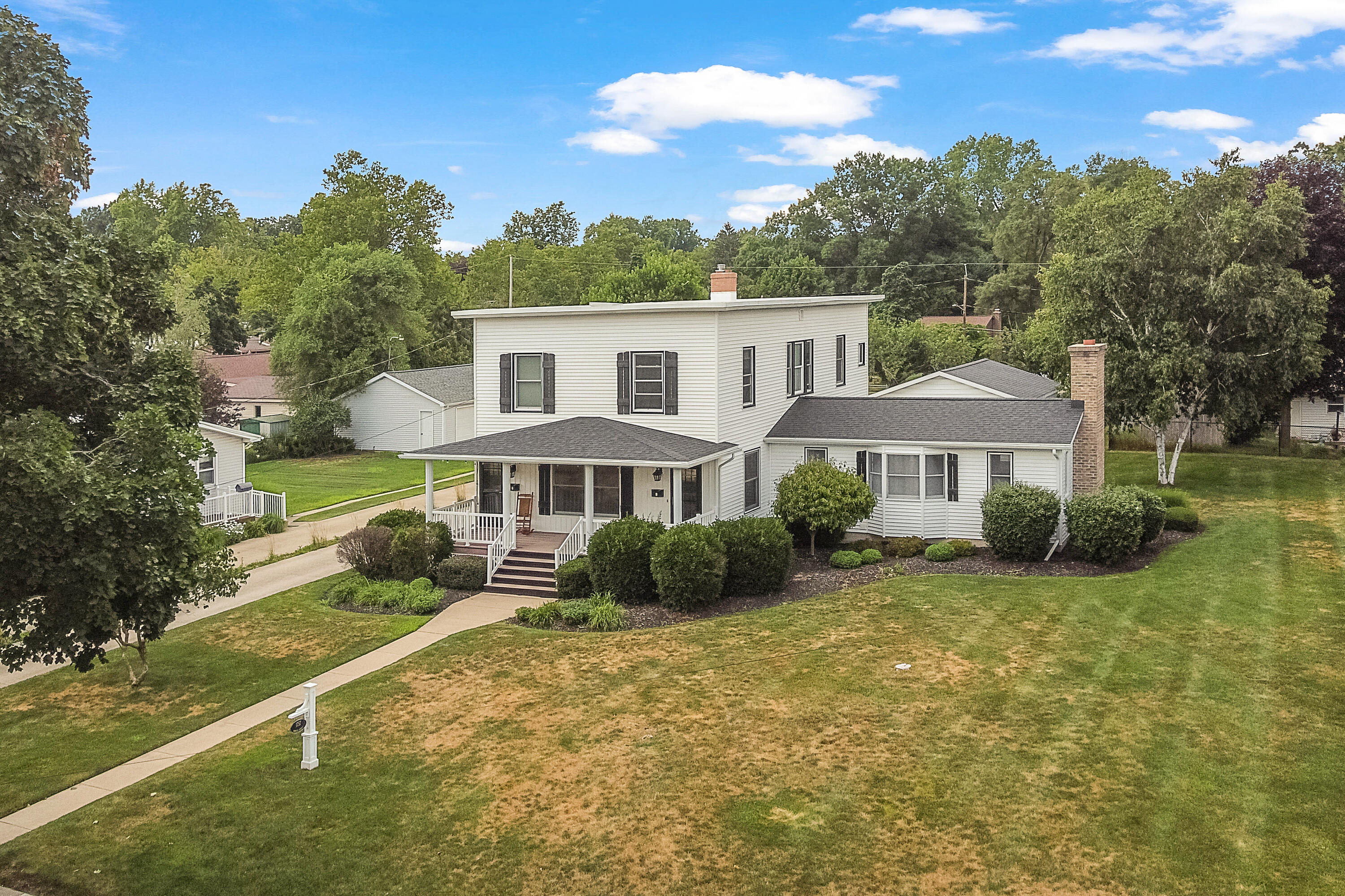 1757 4th Street NW Grand Rapids MI 49504