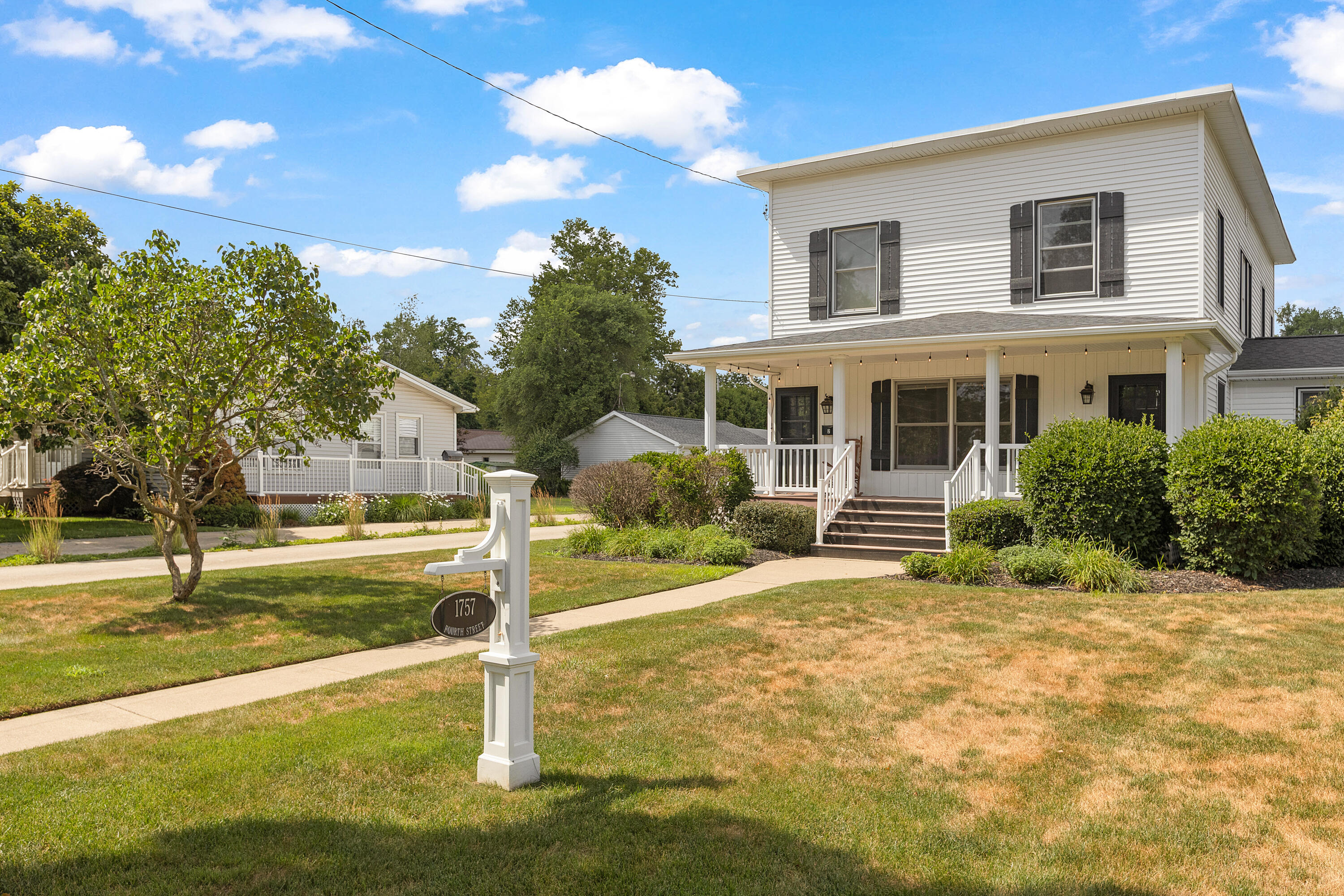 1757 4th Street NW Grand Rapids MI 49504