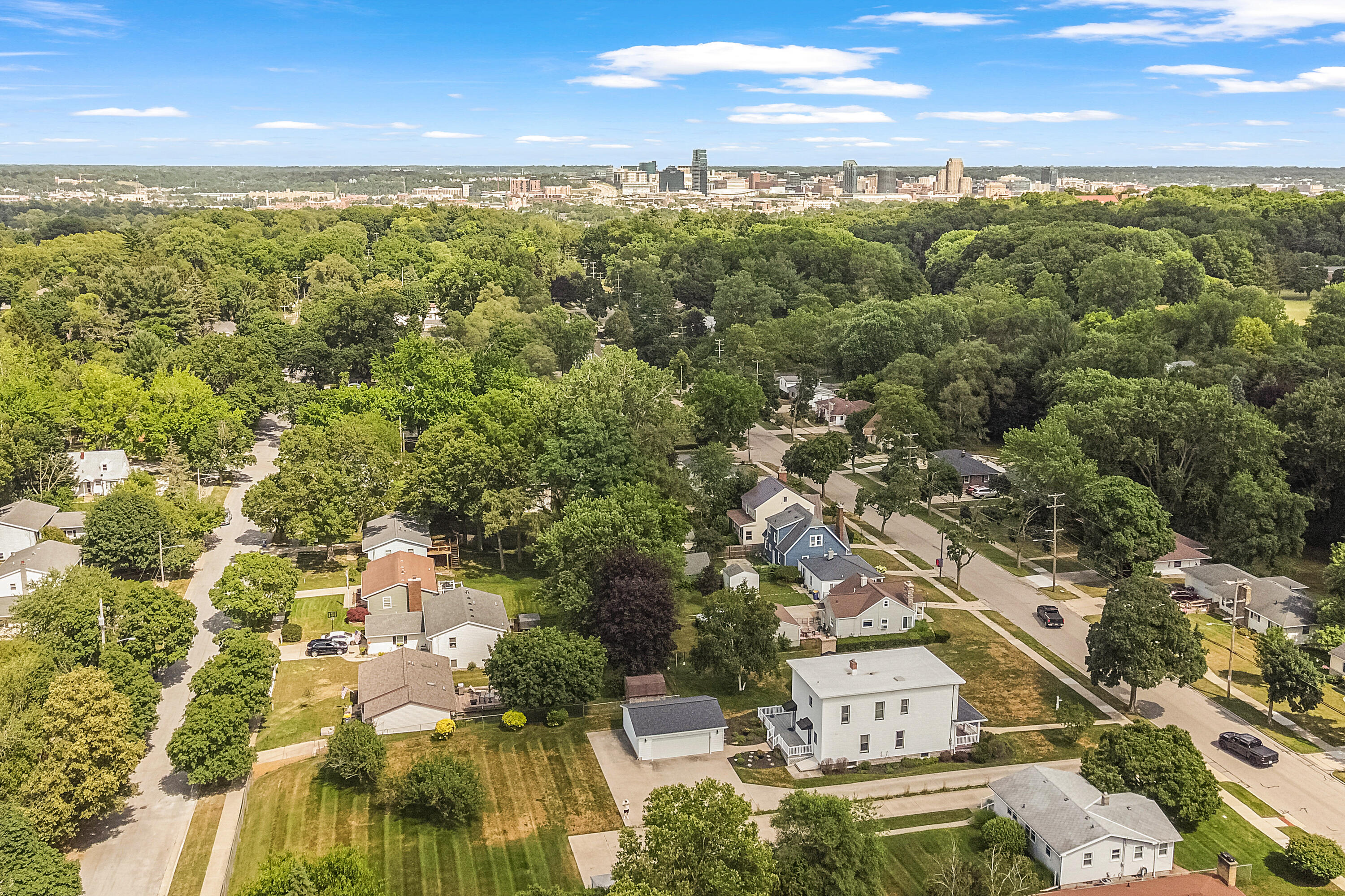 1757 4th Street NW Grand Rapids MI 49504