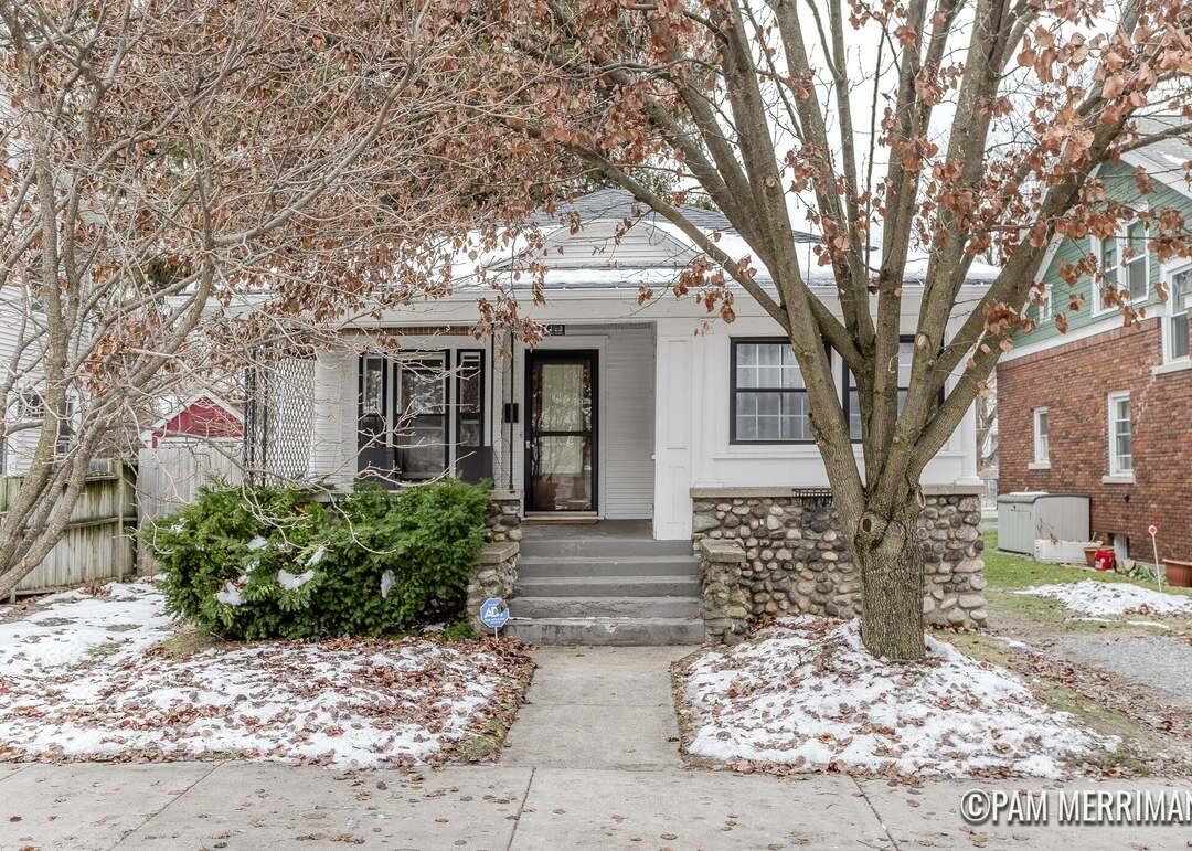 306 Valley Avenue NW Grand Rapids MI 49504