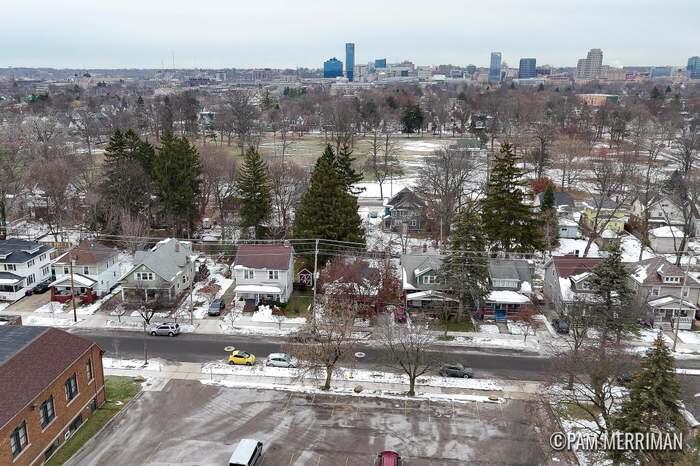 306 Valley Avenue NW Grand Rapids MI 49504