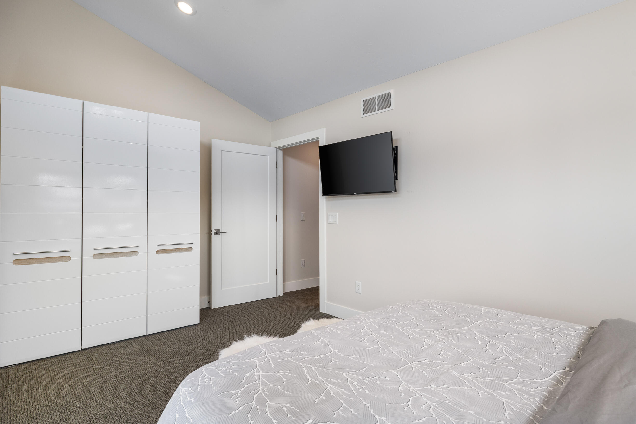 635 Fairview Avenue NE Grand Rapids MI 49503