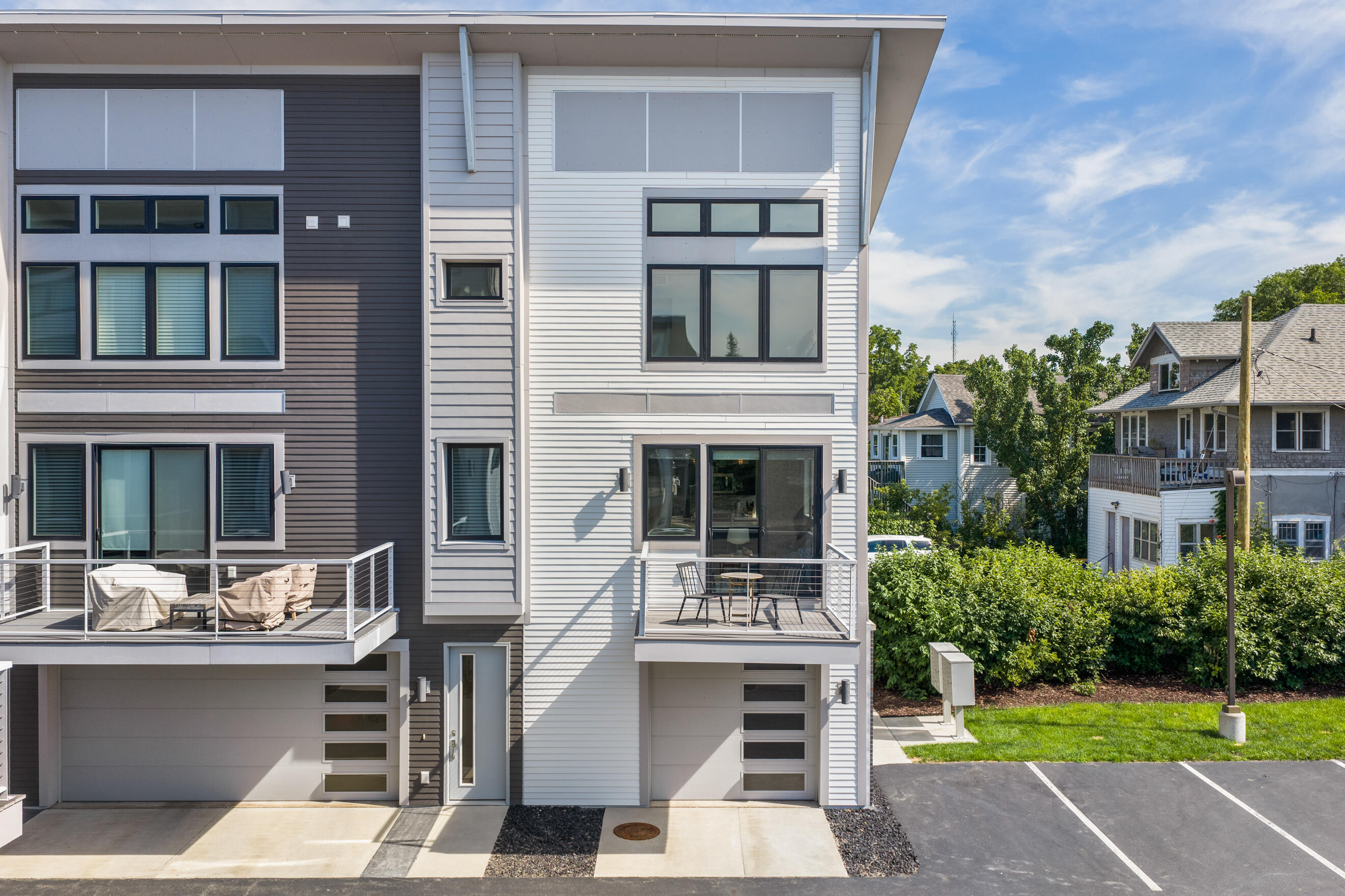 635 Fairview Avenue NE Grand Rapids MI 49503