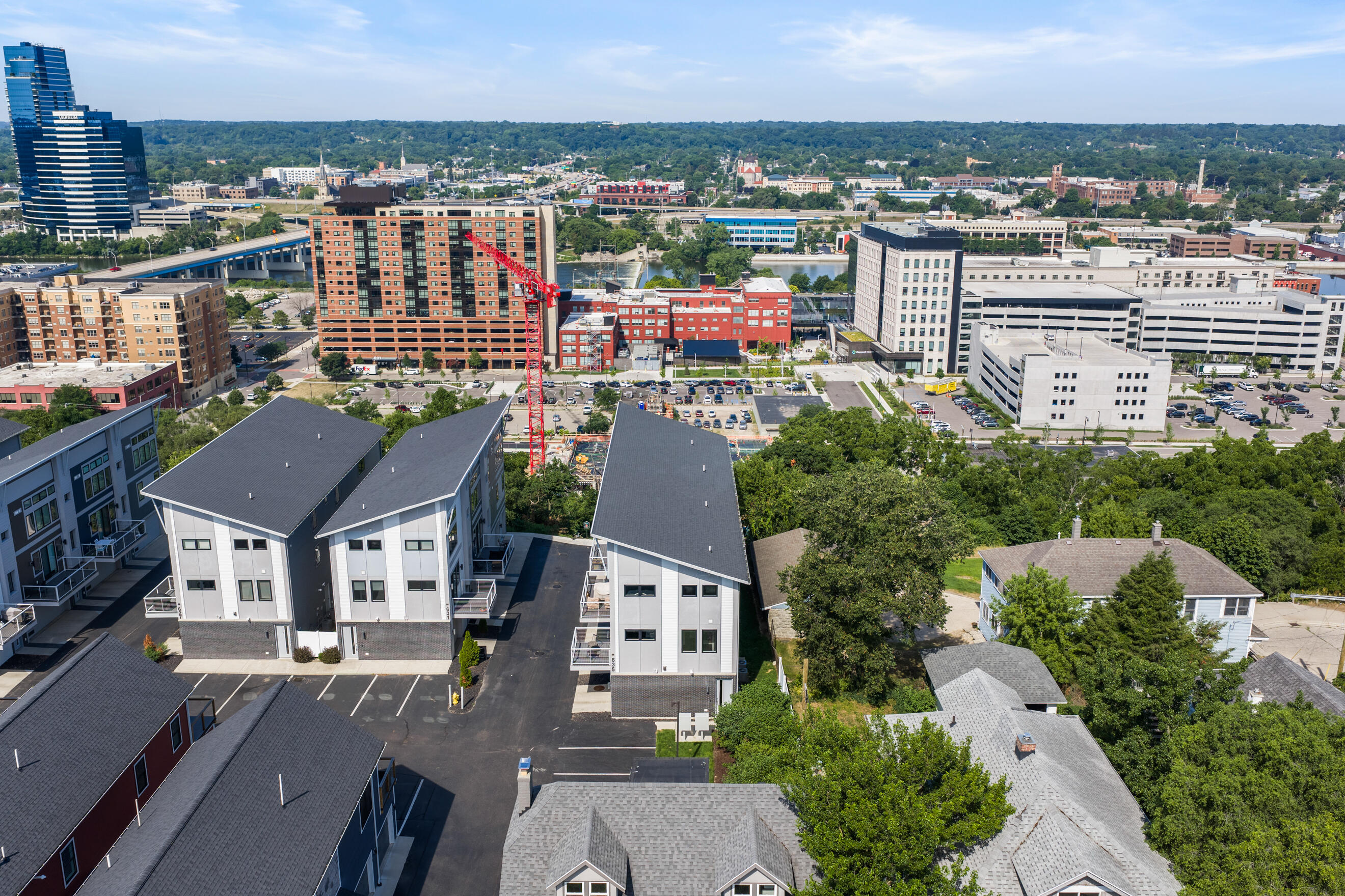 635 Fairview Avenue NE Grand Rapids MI 49503