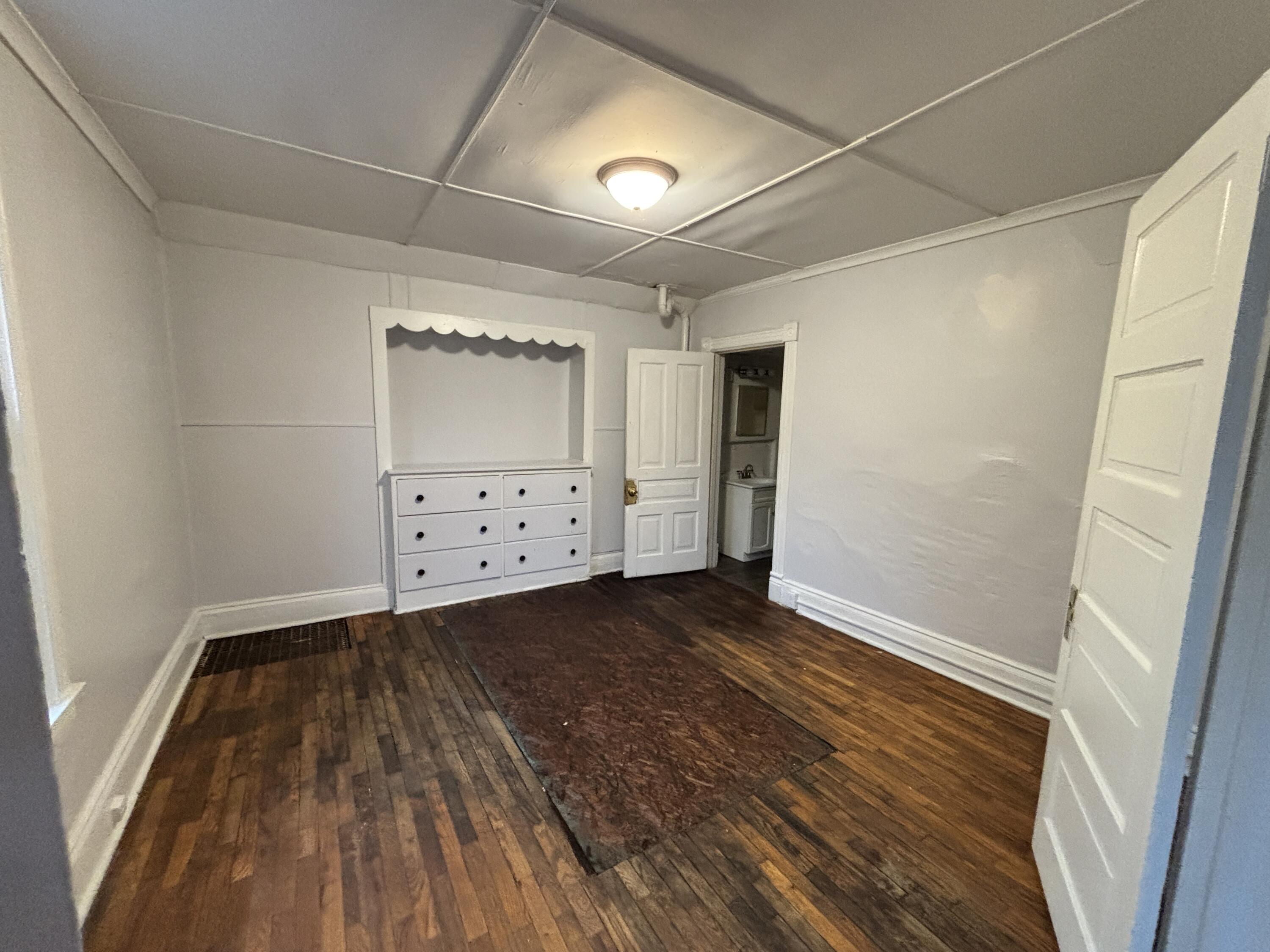 1404 W Michigan Avenue Kalamazoo MI 49006