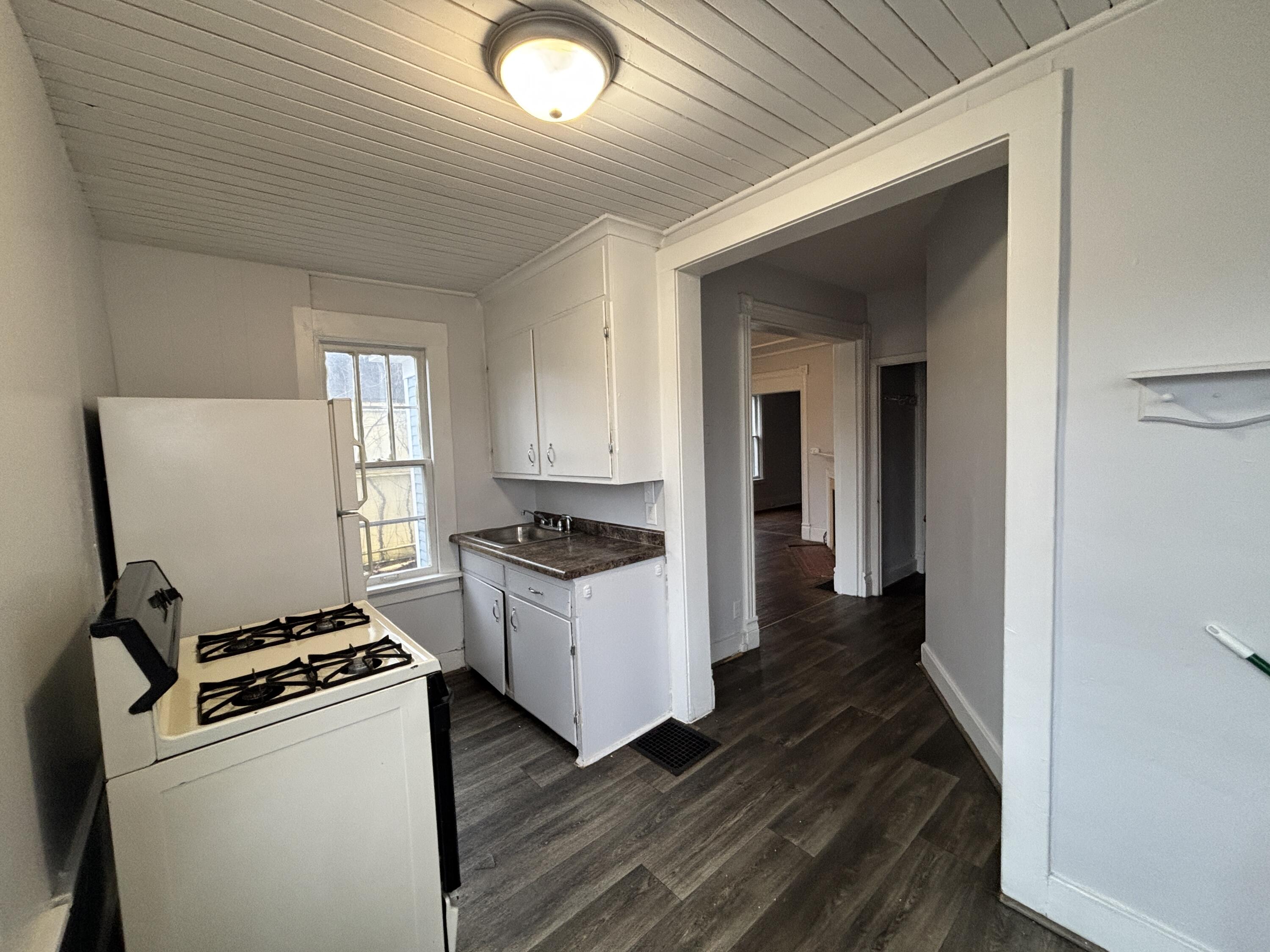 1404 W Michigan Avenue Kalamazoo MI 49006