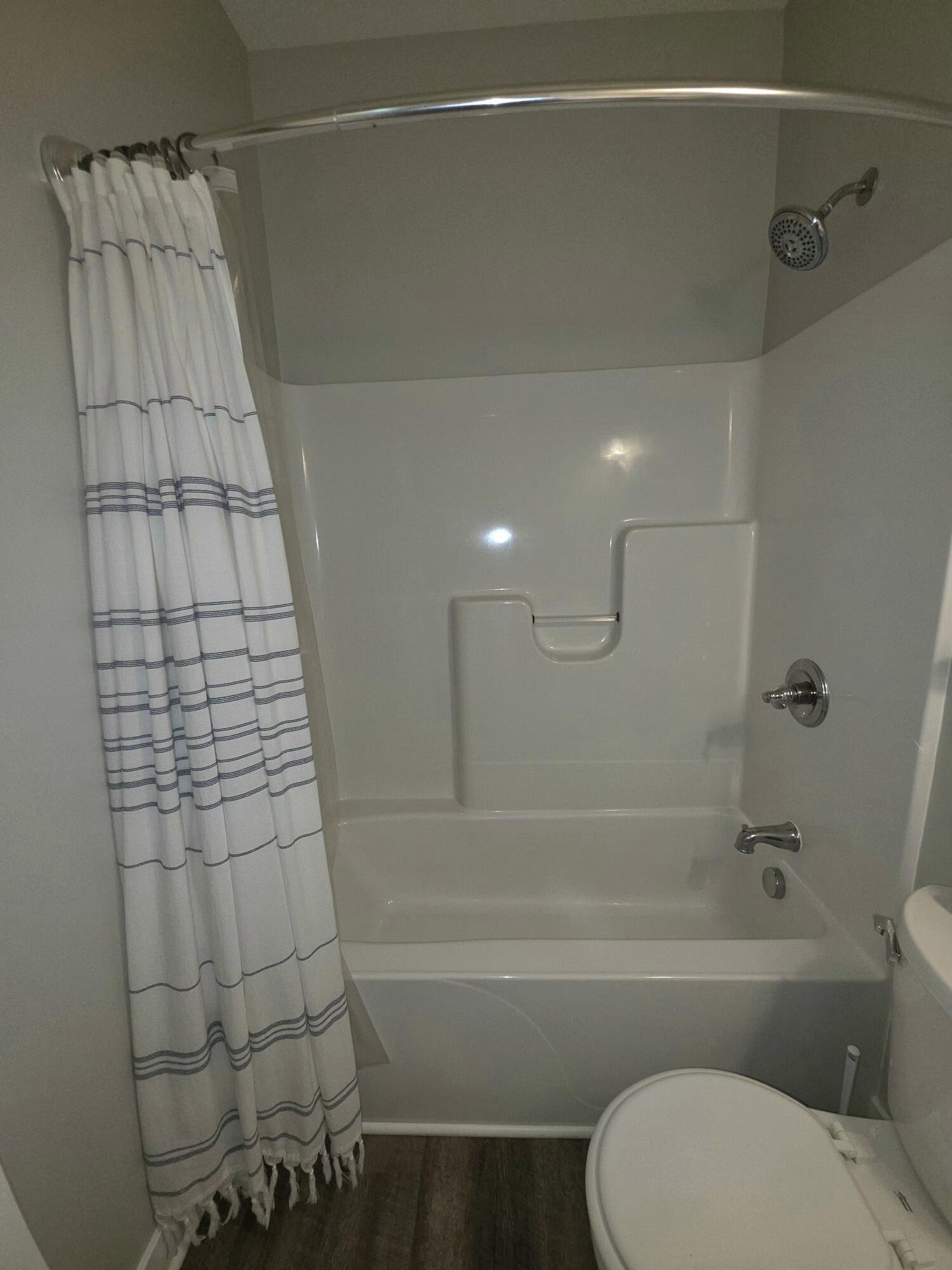 418 W Ellen Street Fenton MI 48430