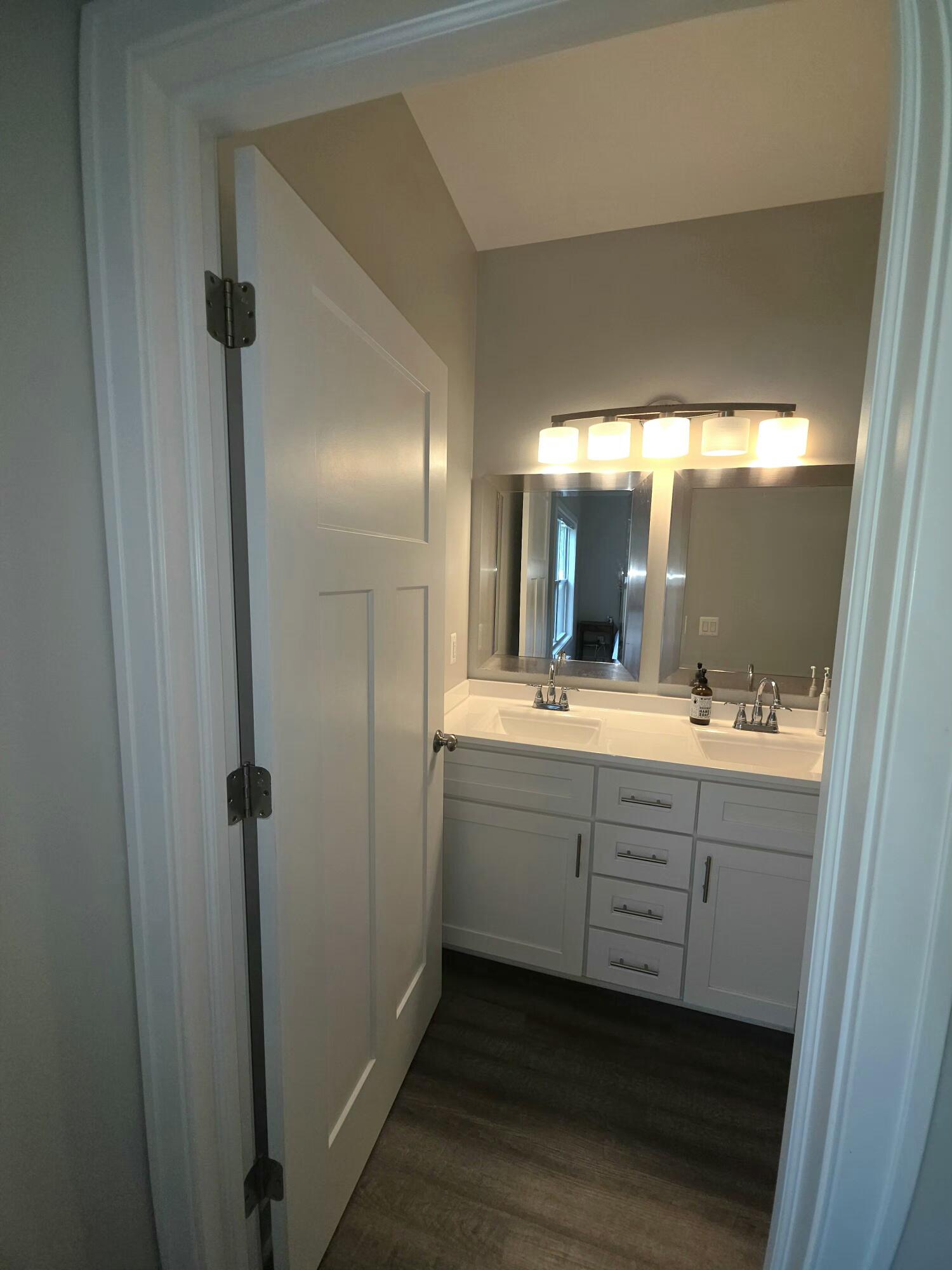 418 W Ellen Street Fenton MI 48430