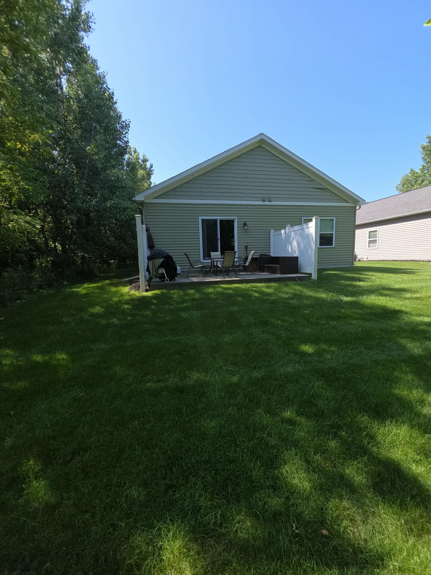 418 W Ellen Street Fenton MI 48430