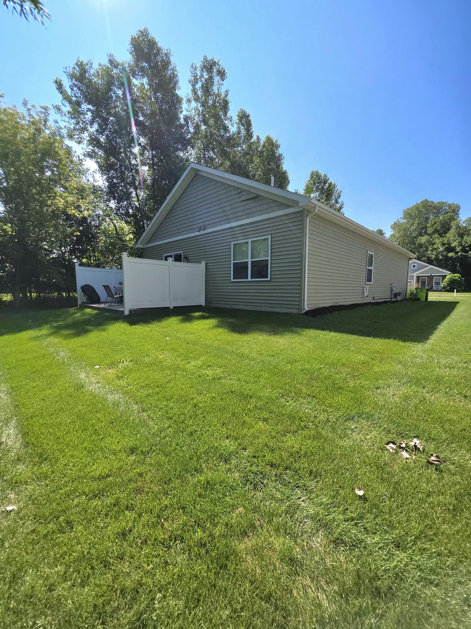 418 W Ellen Street Fenton MI 48430