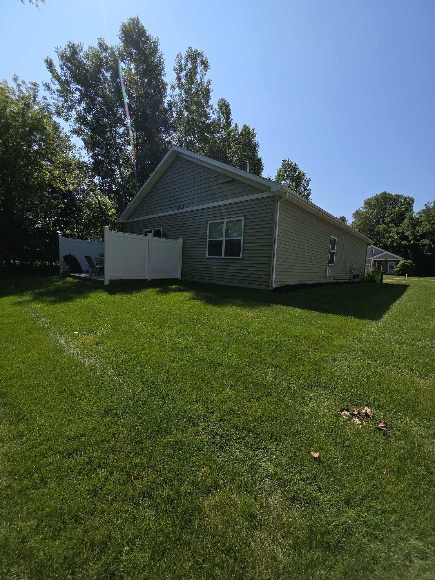 418 W Ellen Street Fenton MI 48430