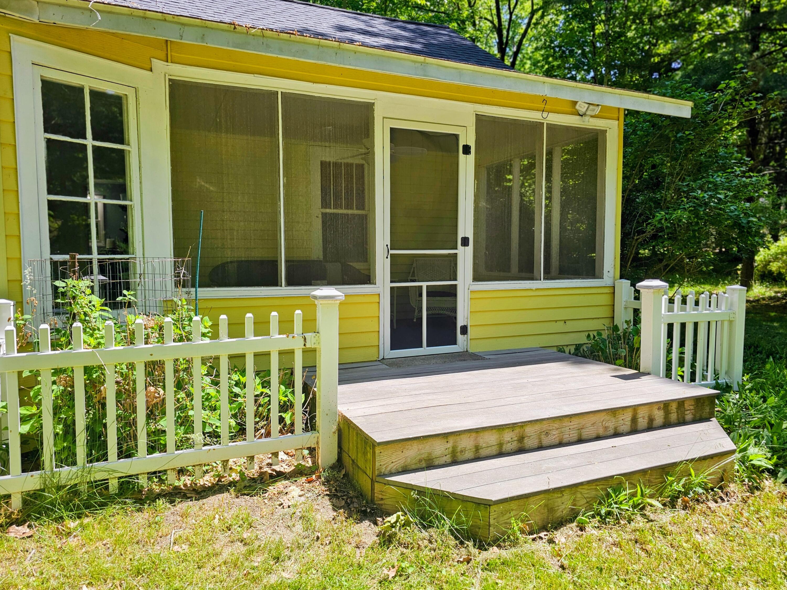 South Haven MI, 7125 Maple Avenue