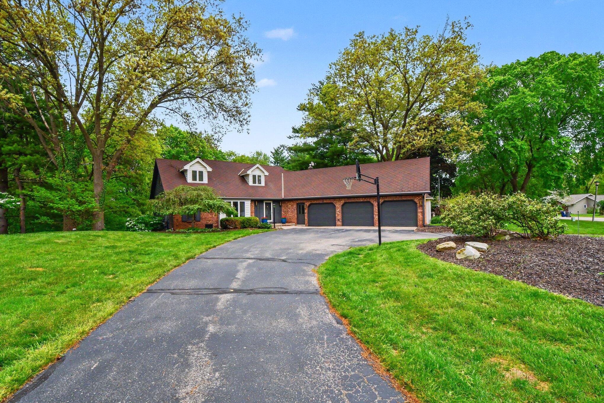 7463 Whispering Ridge Street SE Grand Rapids MI 49546