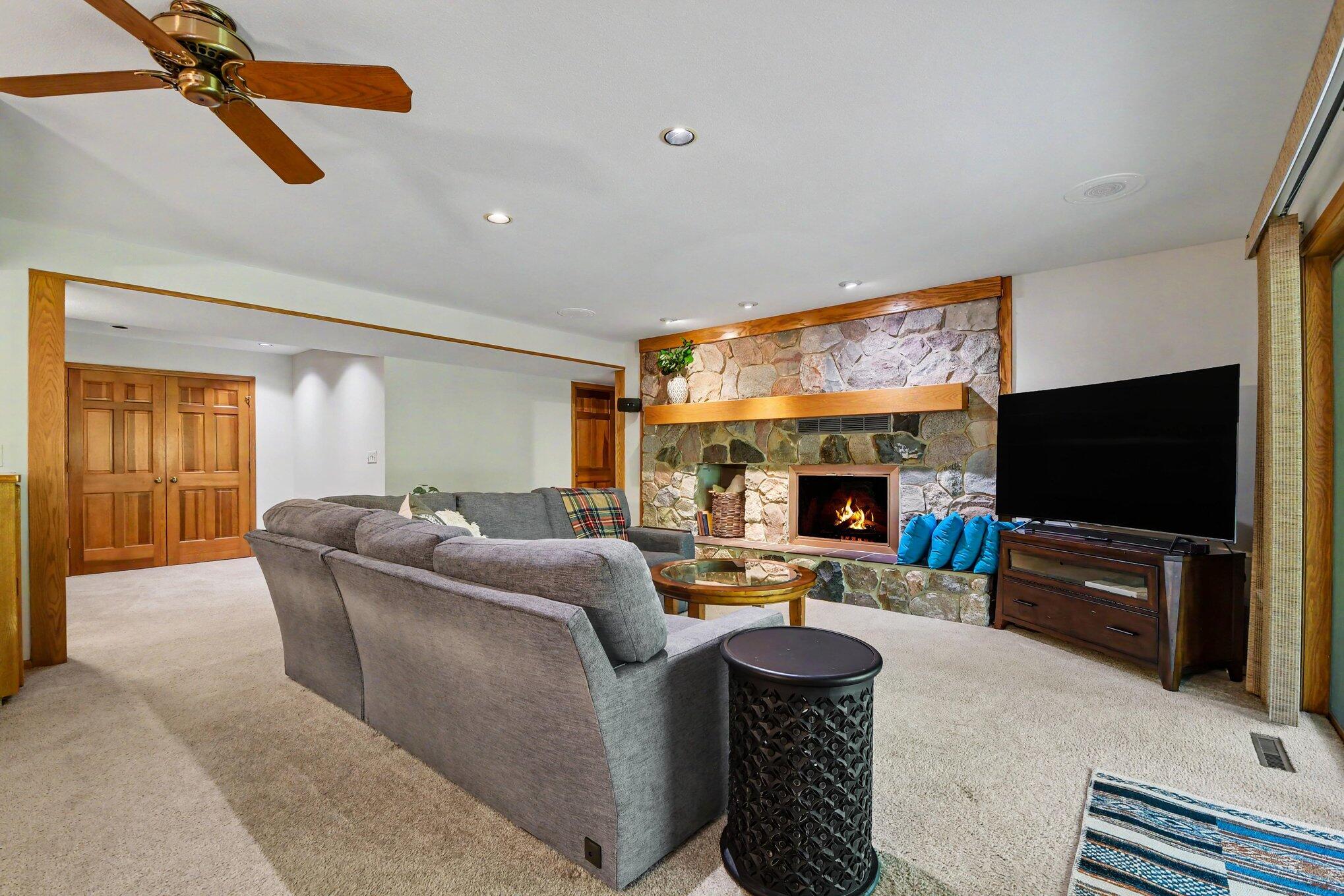 7463 Whispering Ridge Street SE Grand Rapids MI 49546