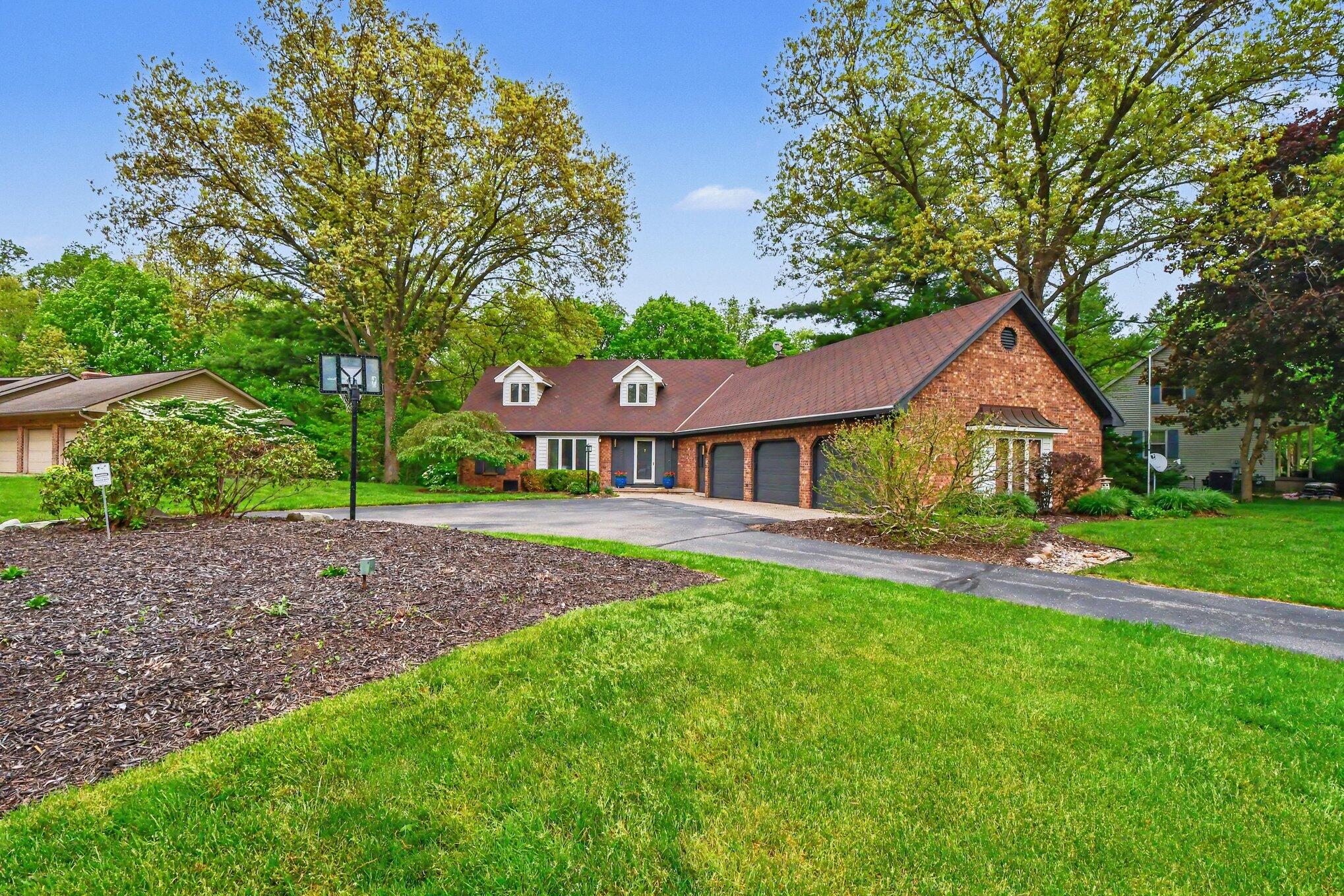 7463 Whispering Ridge Street SE Grand Rapids MI 49546