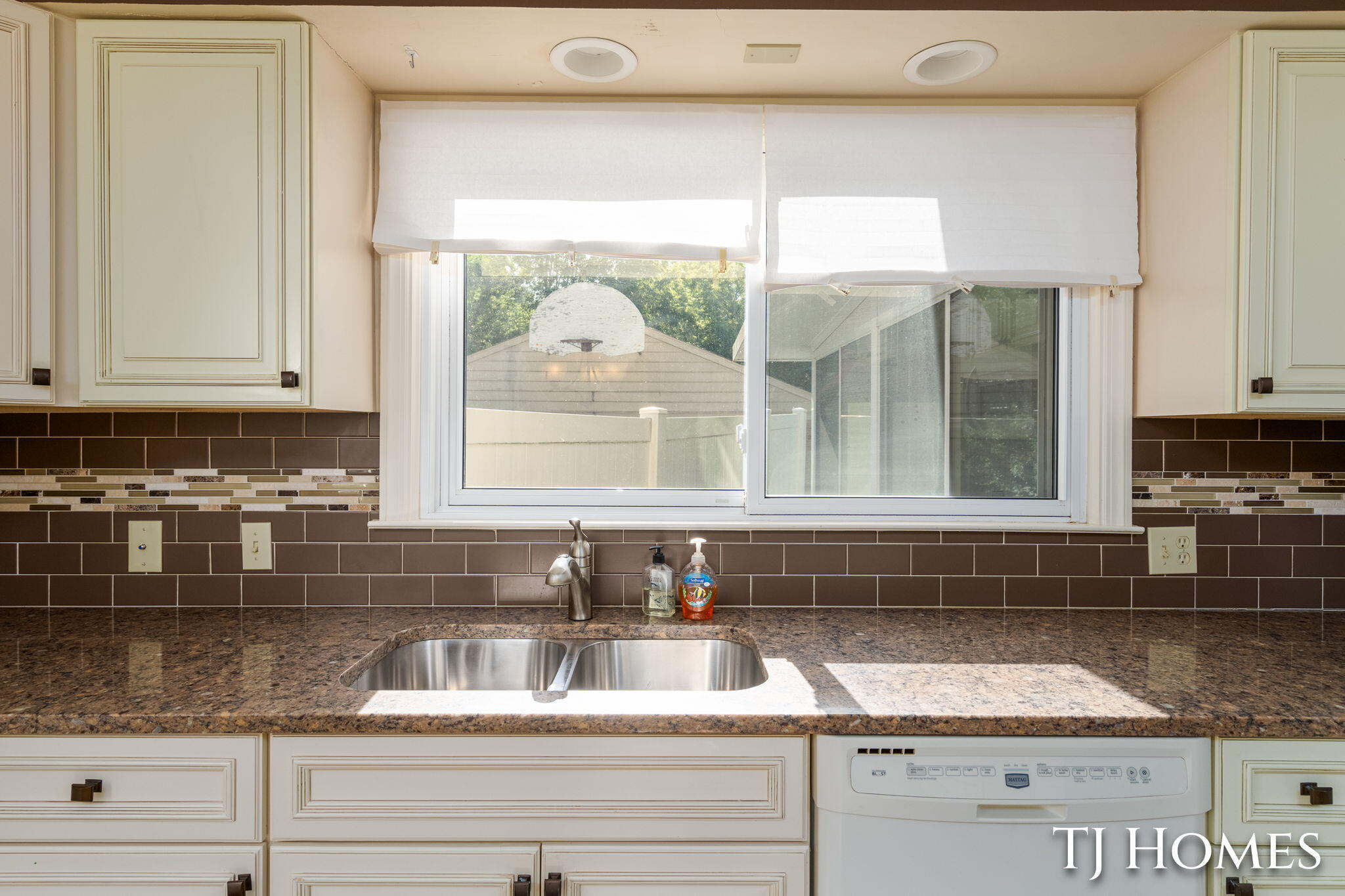 8 Wallinwood Avenue NE Grand Rapids MI 49503
