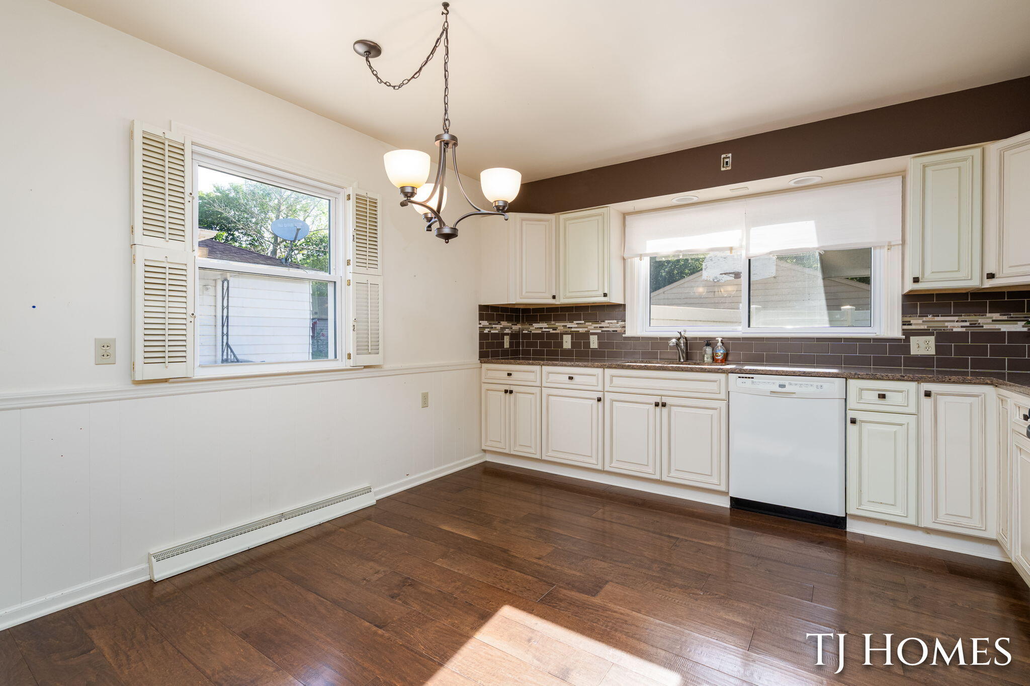 8 Wallinwood Avenue NE Grand Rapids MI 49503