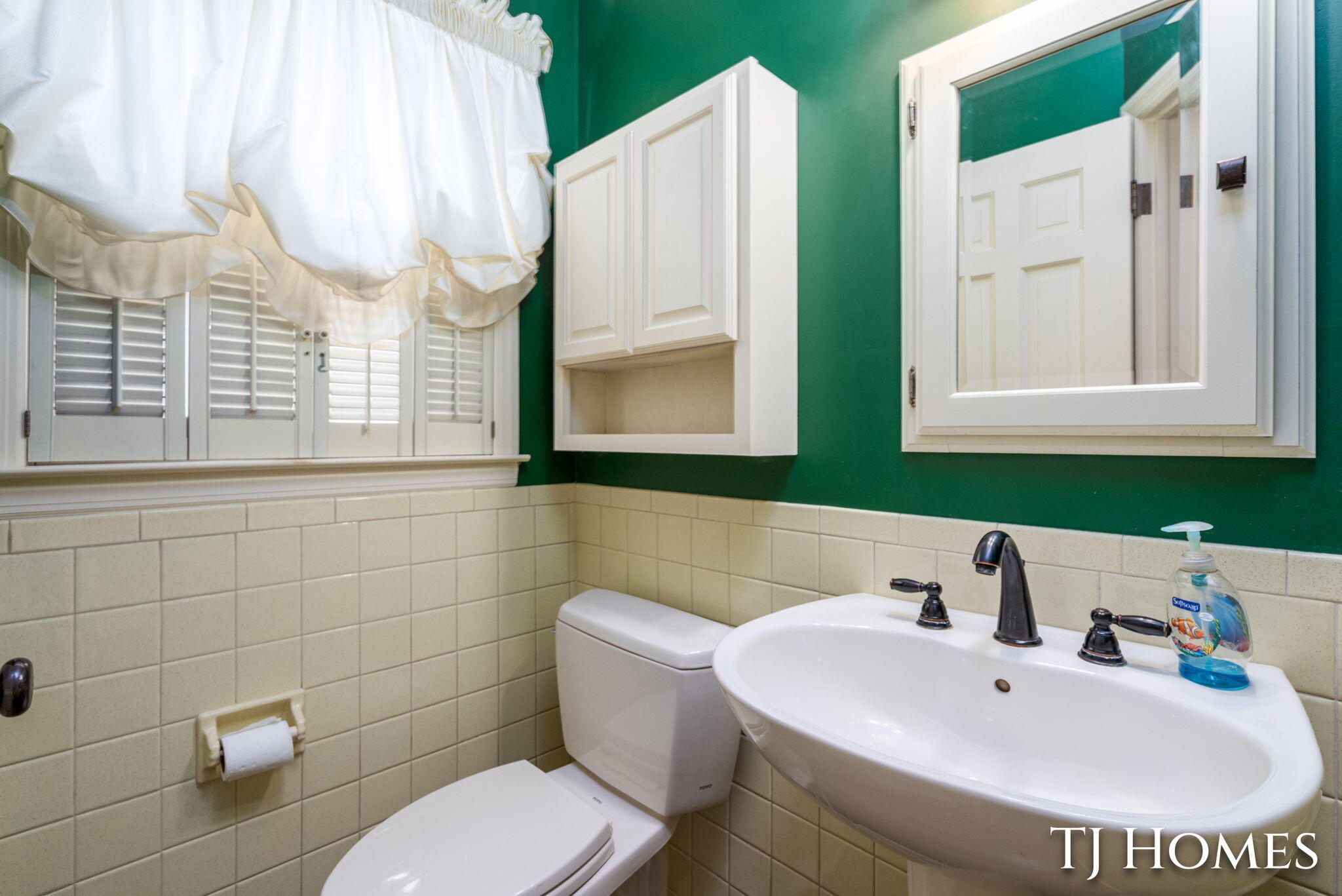 8 Wallinwood Avenue NE Grand Rapids MI 49503