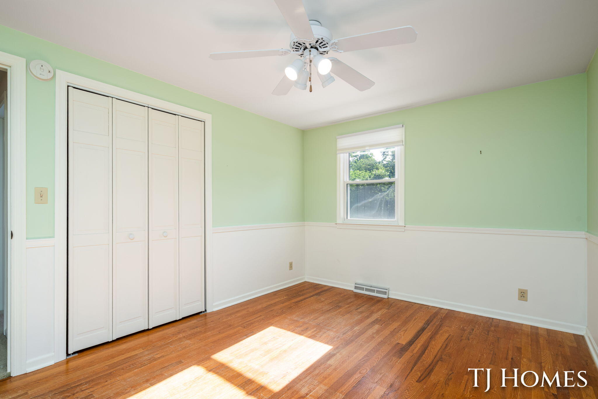 8 Wallinwood Avenue NE Grand Rapids MI 49503