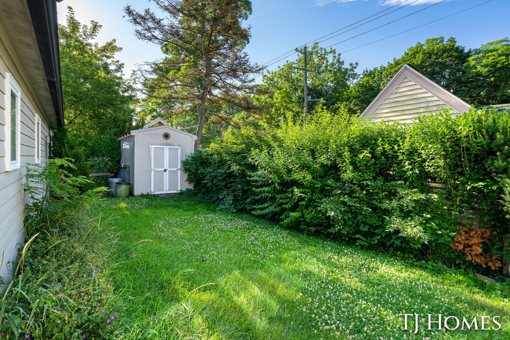 8 Wallinwood Avenue NE Grand Rapids MI 49503