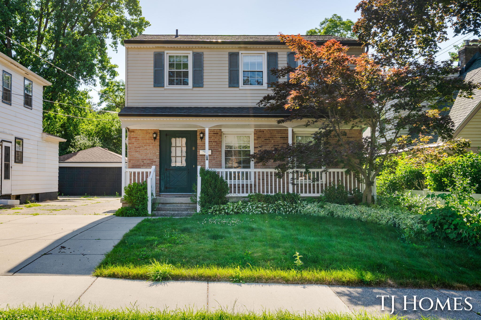 8 Wallinwood Avenue NE Grand Rapids MI 49503