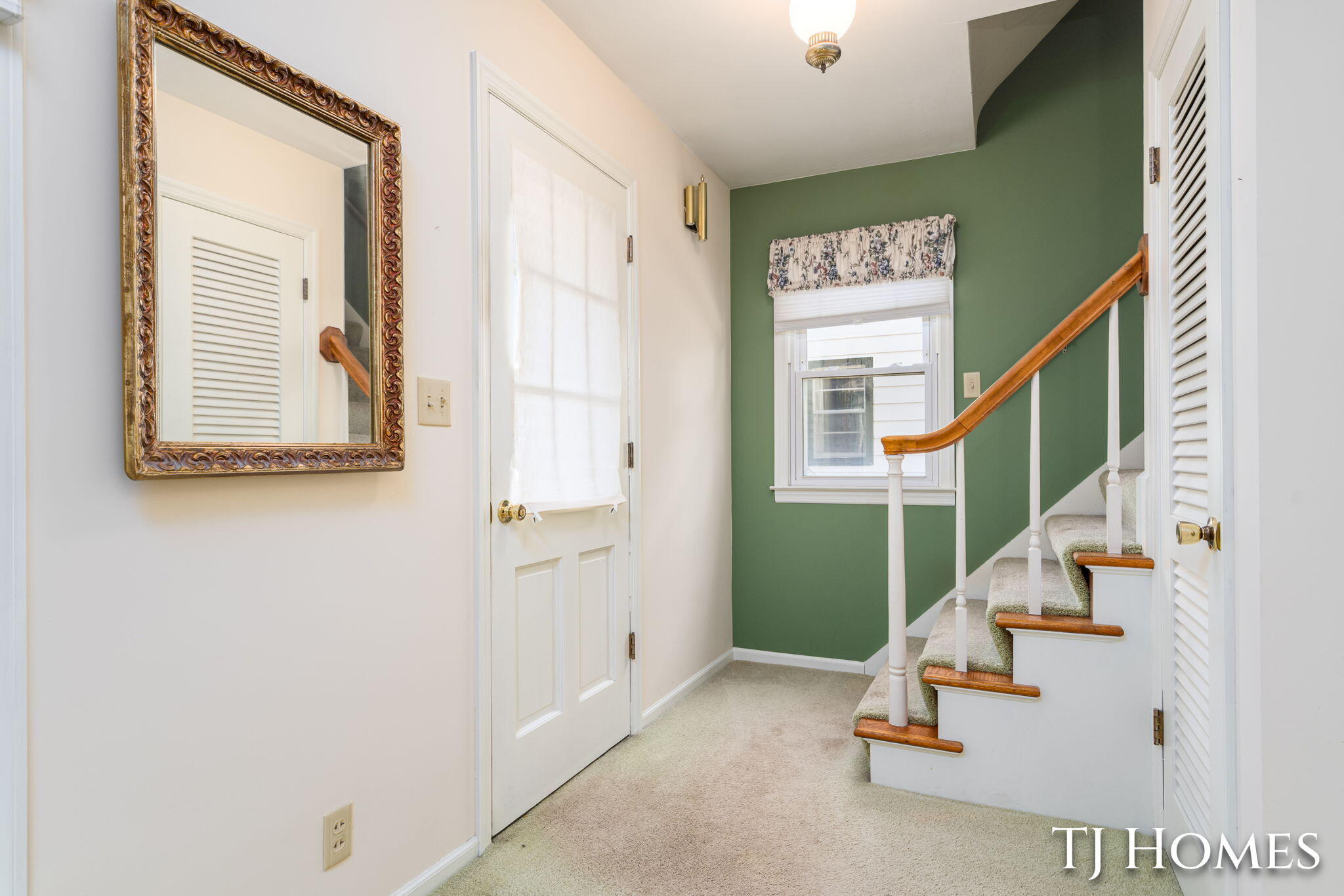 8 Wallinwood Avenue NE Grand Rapids MI 49503