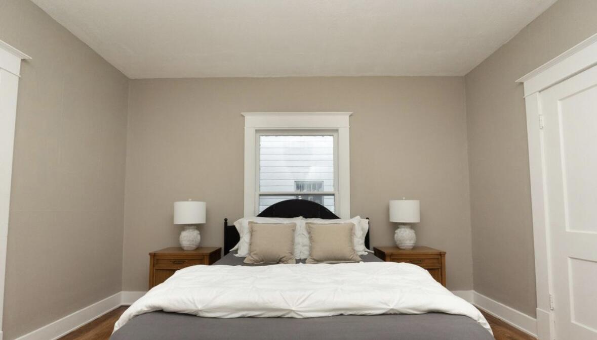 1047 Fountain Street NE Grand Rapids MI 49503