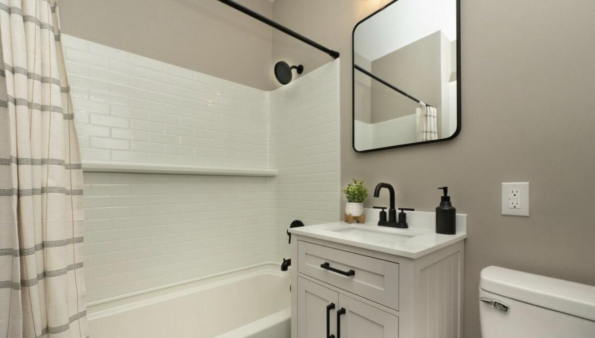 1047 Fountain Street NE Grand Rapids MI 49503