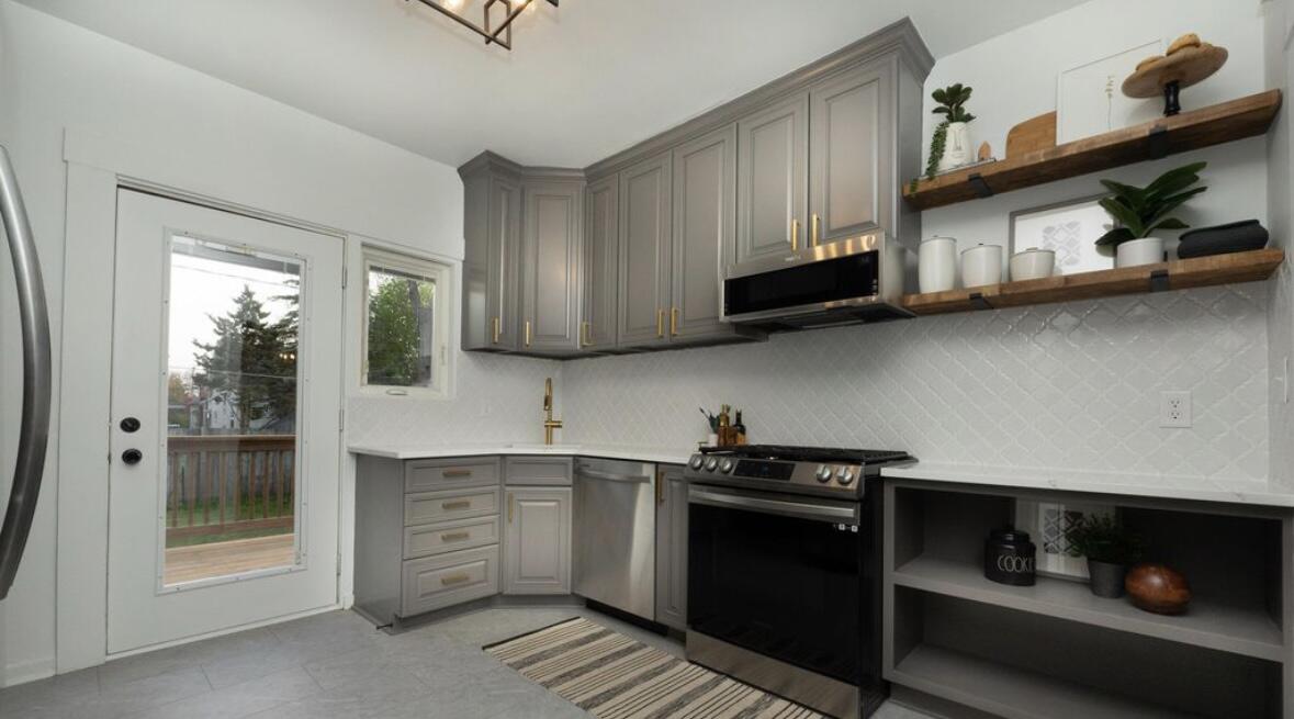1047 Fountain Street NE Grand Rapids MI 49503