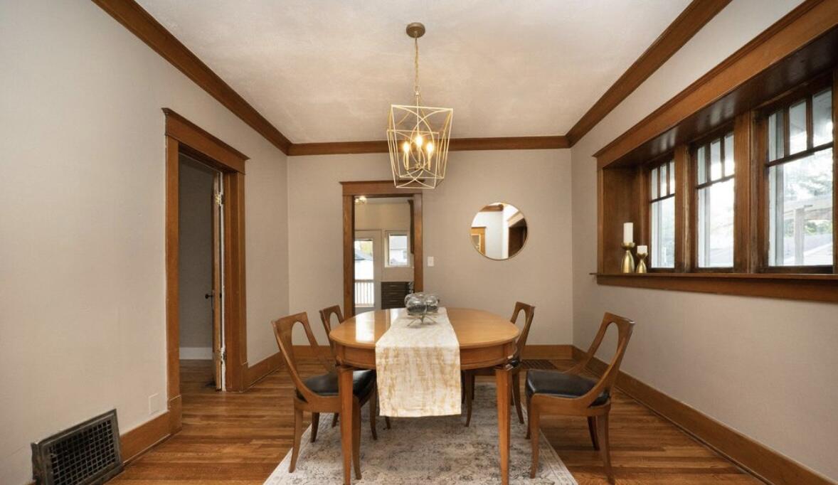 1047 Fountain Street NE Grand Rapids MI 49503
