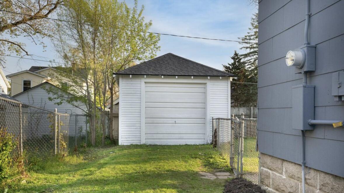 1047 Fountain Street NE Grand Rapids MI 49503