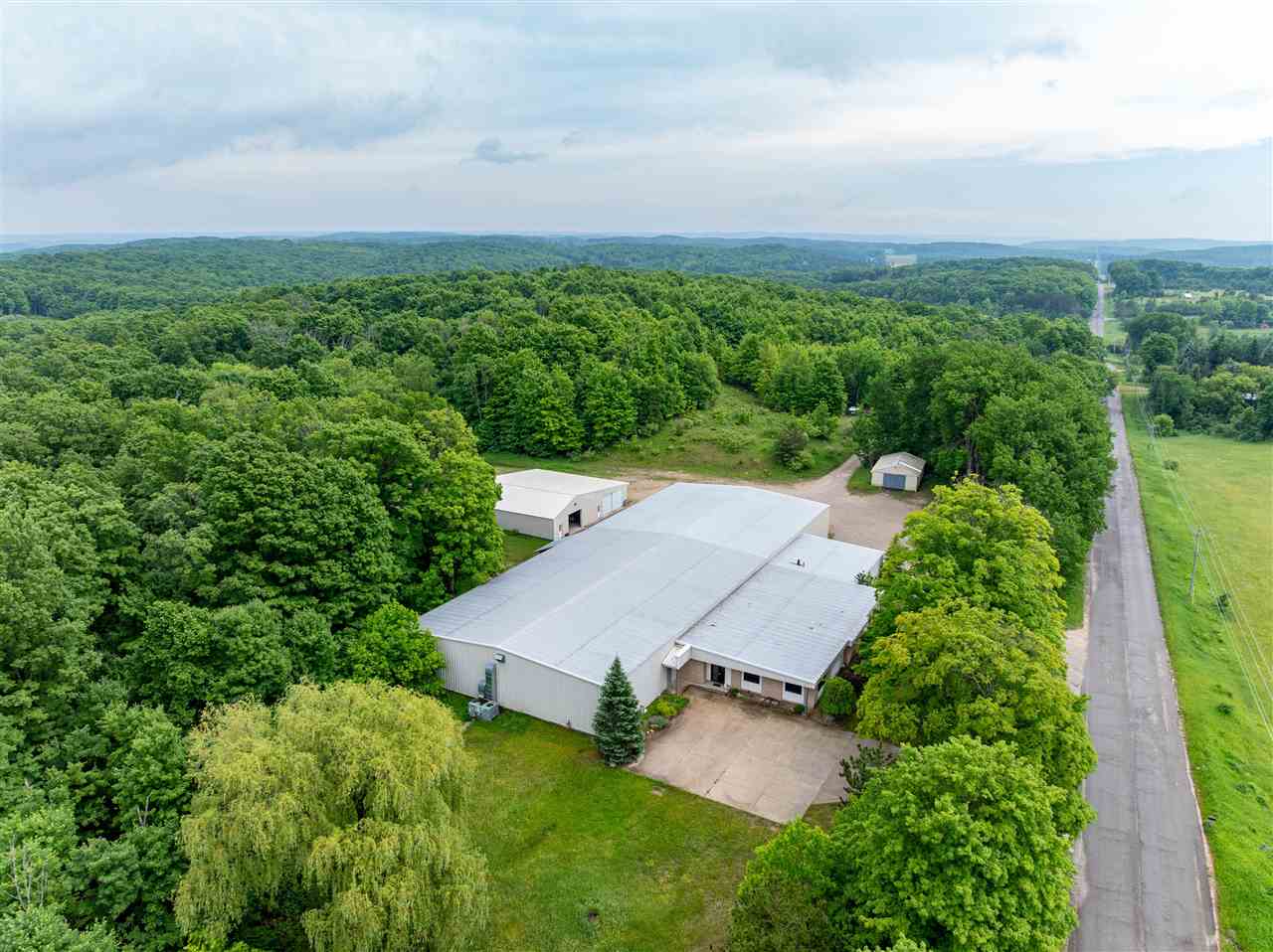 3166 Muckle Road Central Lake MI 49622