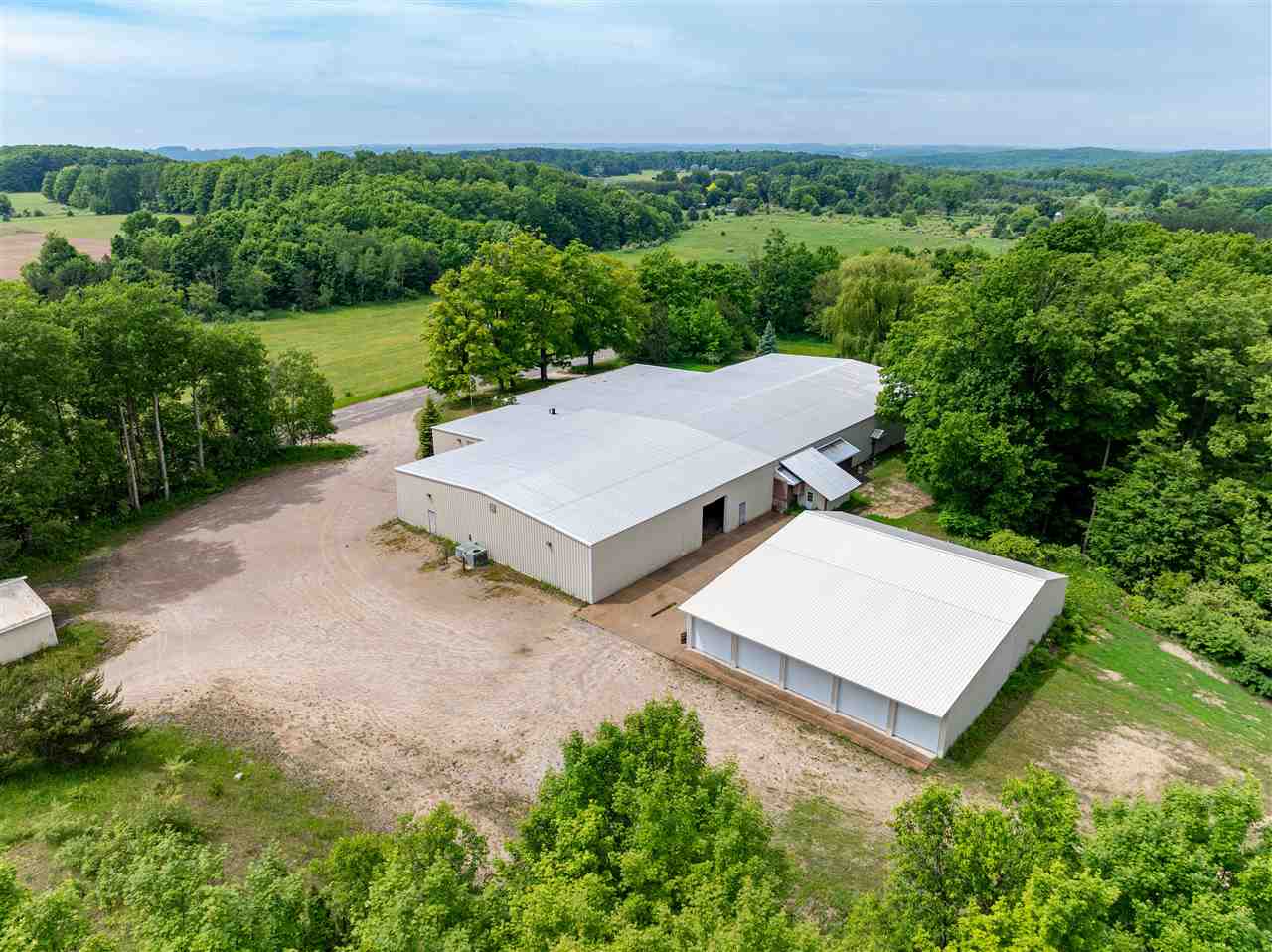 3166 Muckle Road Central Lake MI 49622