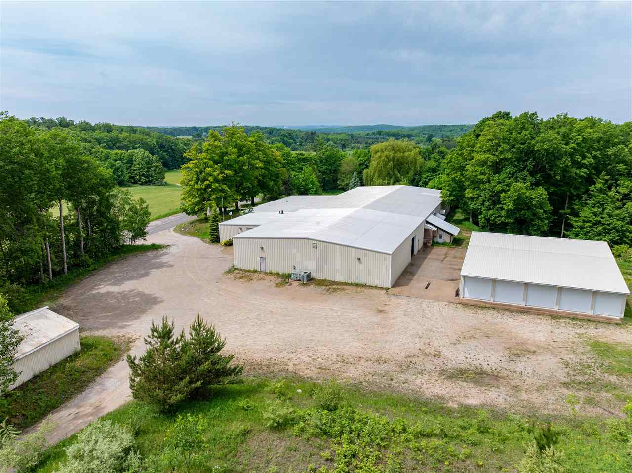 3166 Muckle Road Central Lake MI 49622