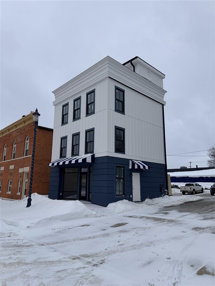 103 Esterly East Jordan MI 49727