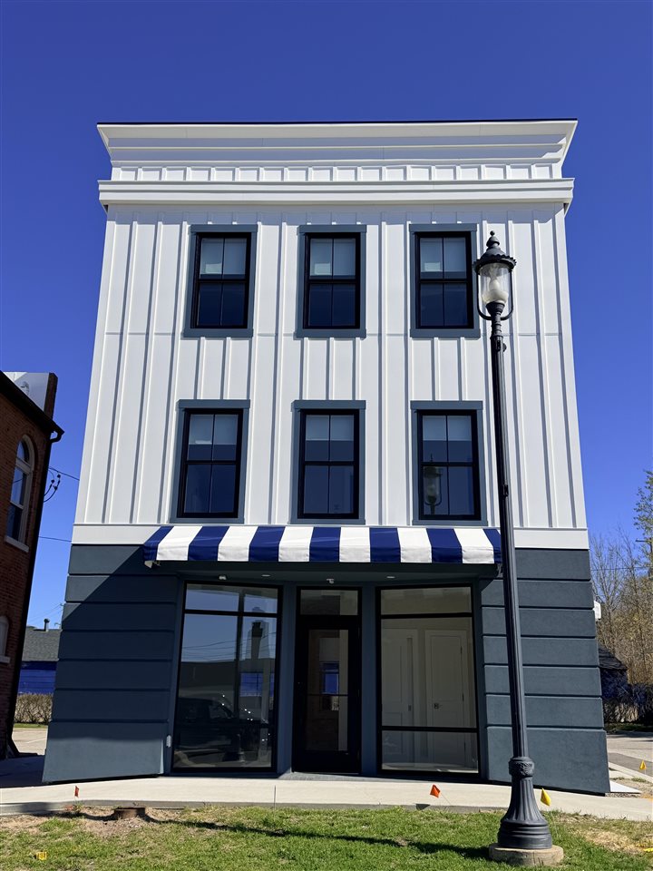 103 Esterly East Jordan MI 49727