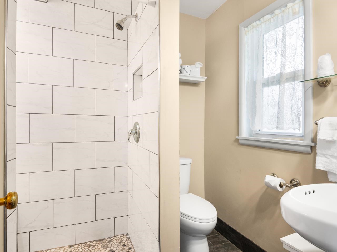 4871 N Us-31 Eastport MI 49627