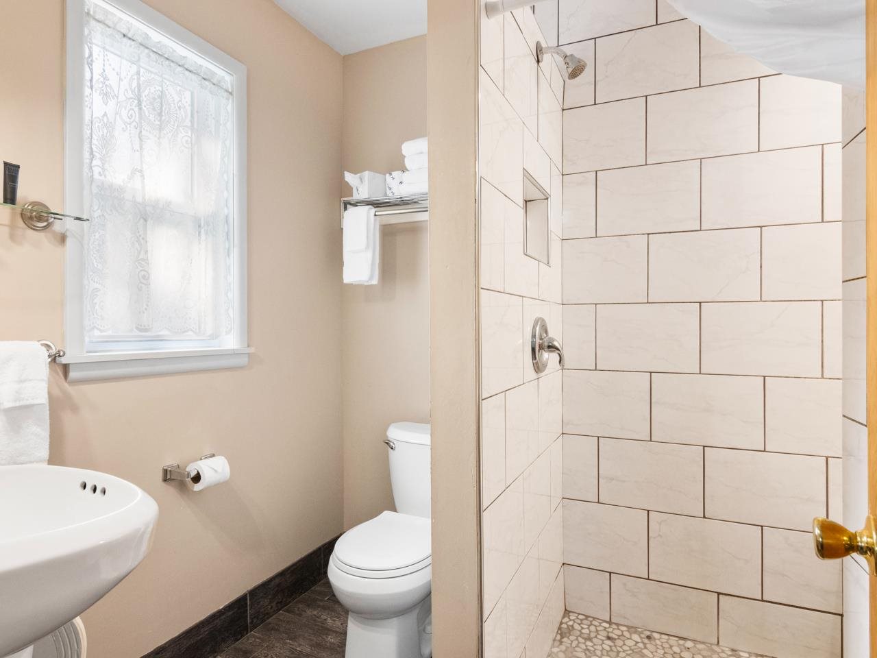 4871 N Us-31 Eastport MI 49627