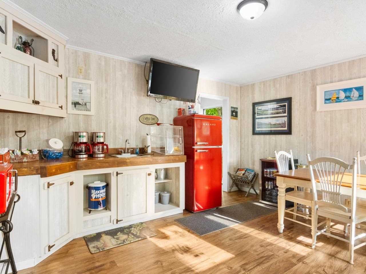4871 N Us-31 Eastport MI 49627