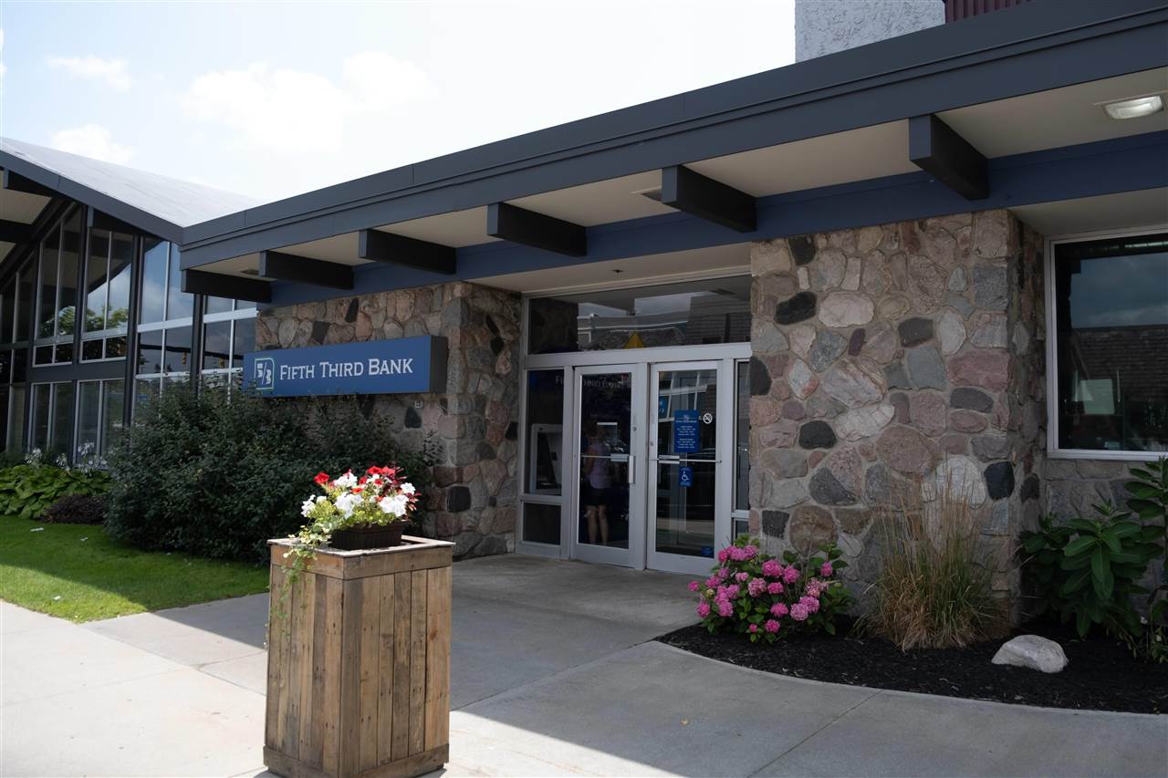 123 W Main Street Gaylord MI 49735