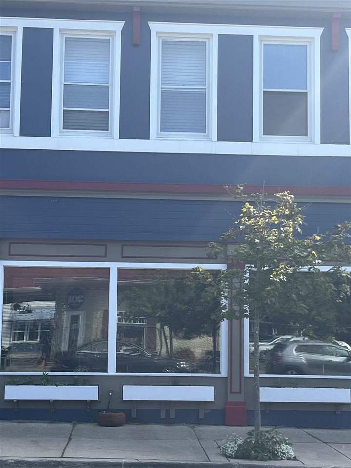 107 W Main Harbor Springs MI 49740