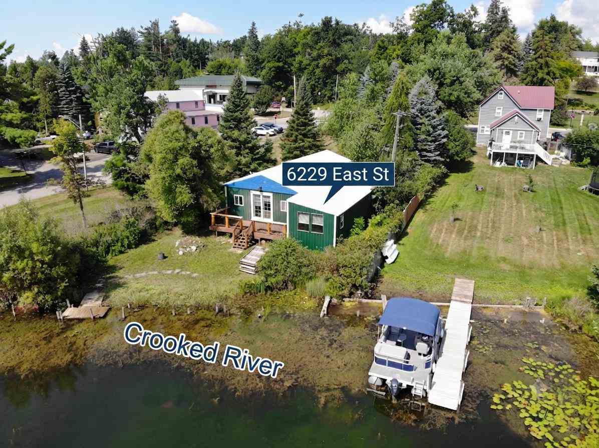 6229 East Street Alanson MI 49706