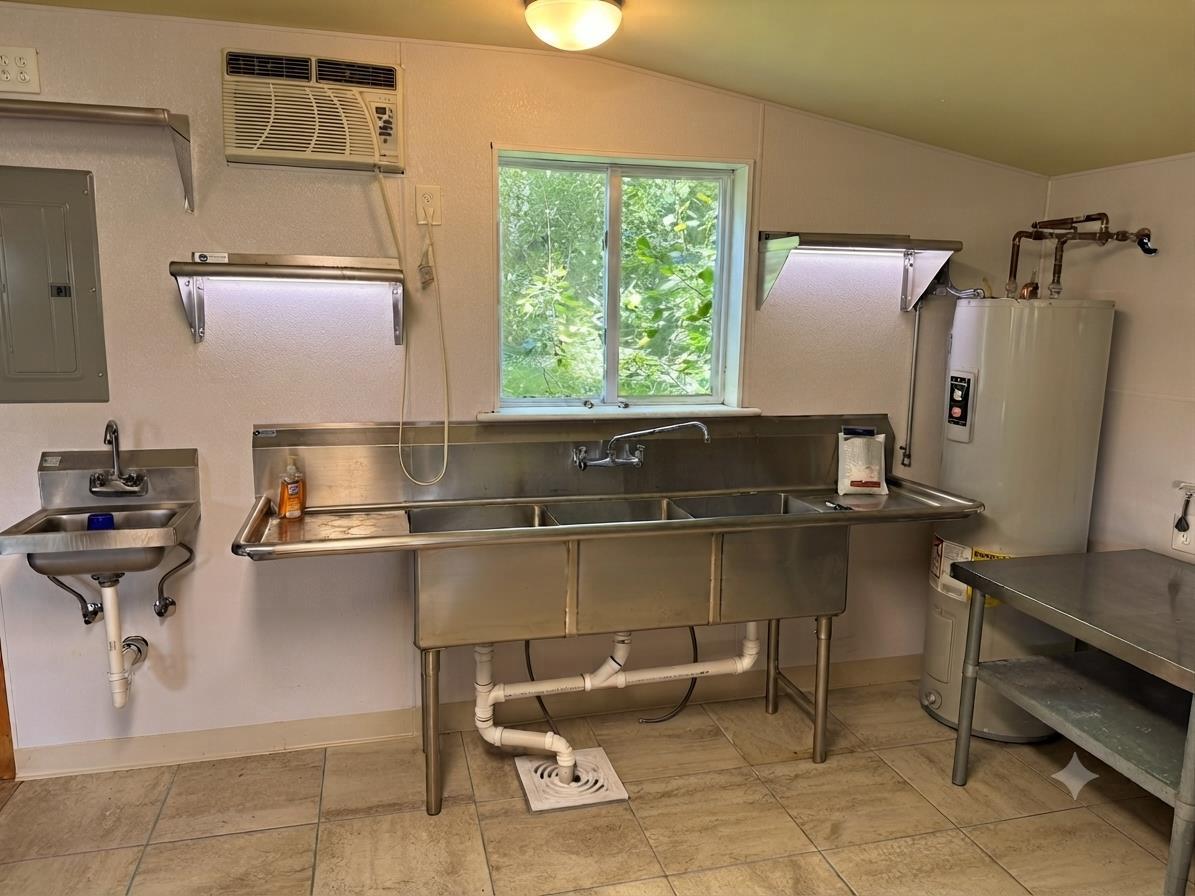 6229 East Street Alanson MI 49706