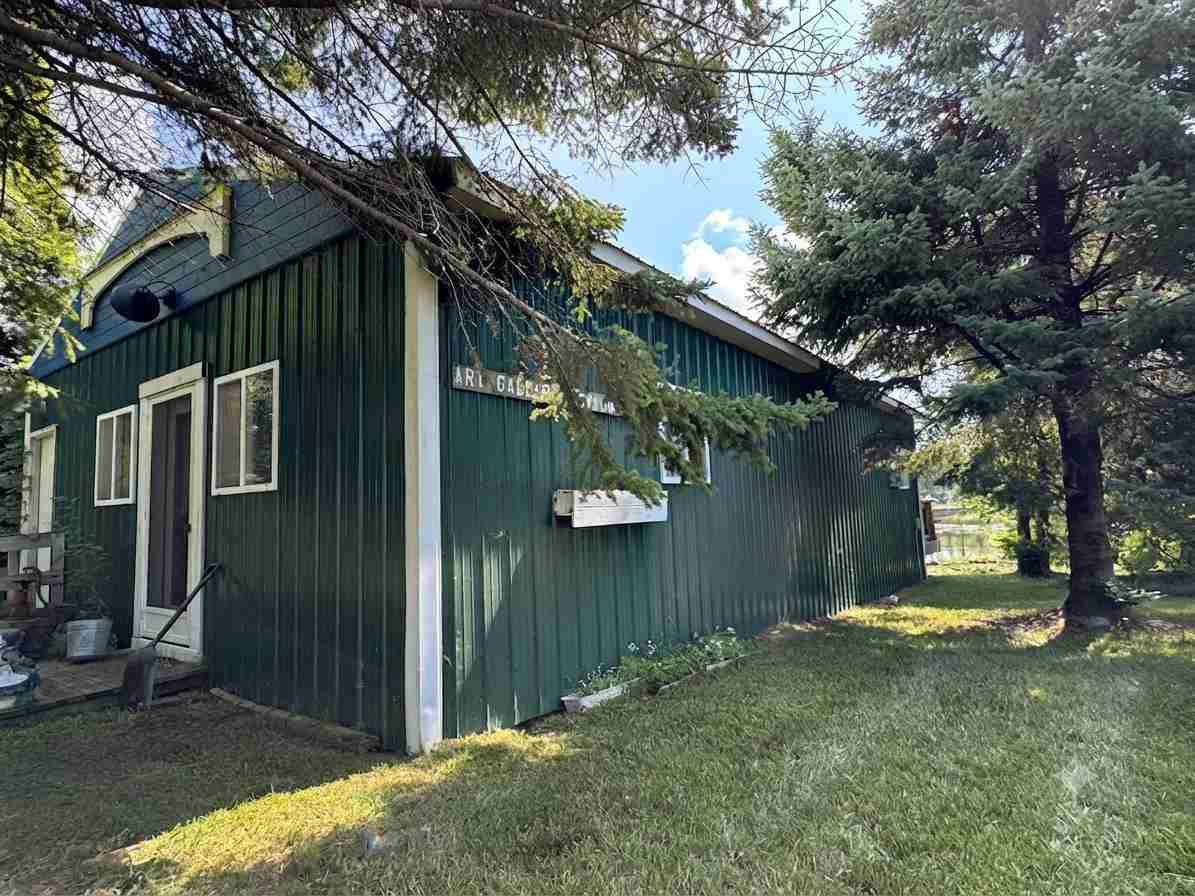 6229 East Street Alanson MI 49706