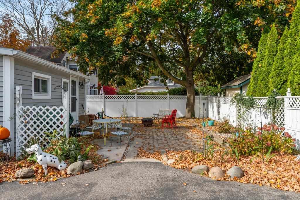 109 Petoskey Avenue Charlevoix MI 49720