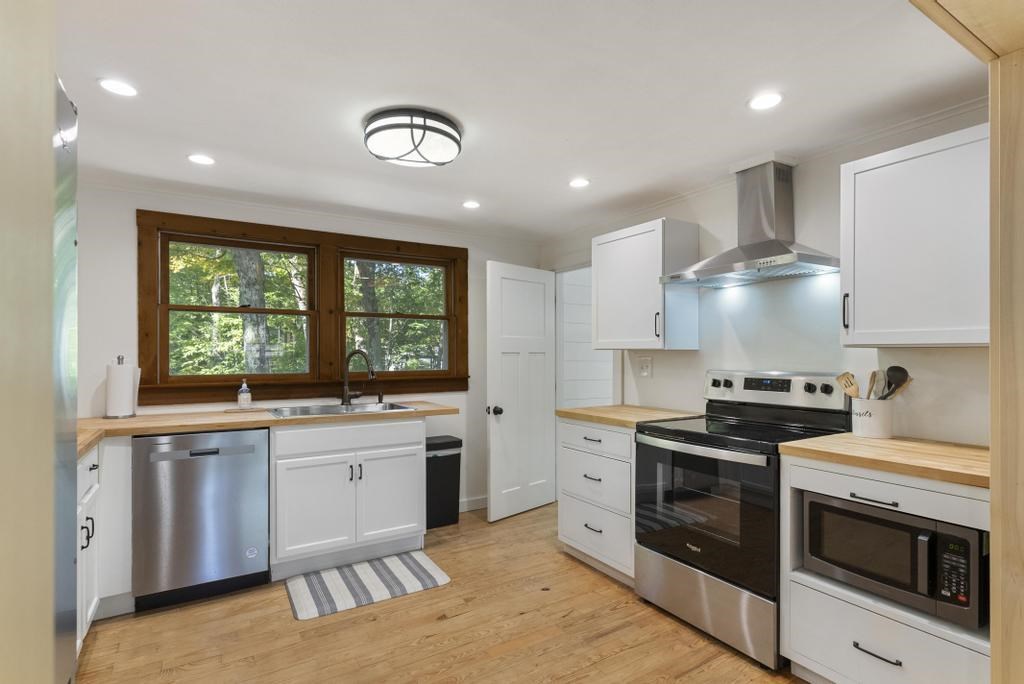 1023 N Lake Shore Drive Harbor Springs MI 49740