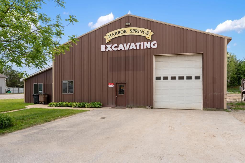 1084 Mcbride Drive Harbor Springs MI 49740