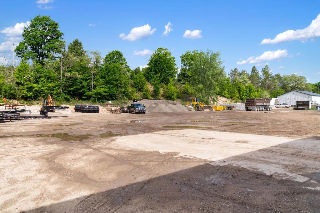 1084 Mcbride Drive Harbor Springs MI 49740